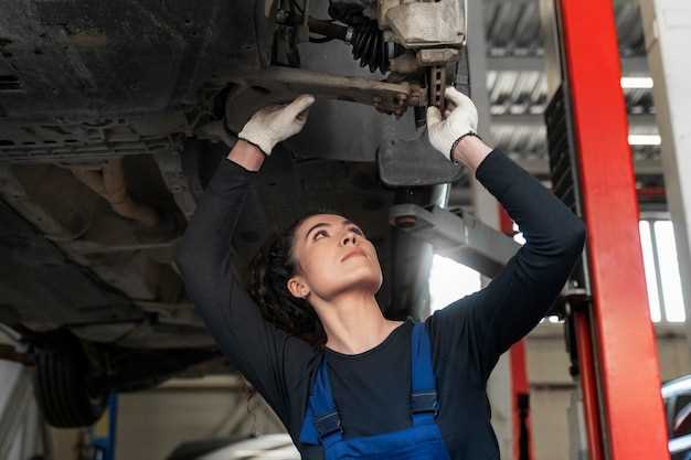 Identifying Cracks and Weak Spots in Radiator Hoses
